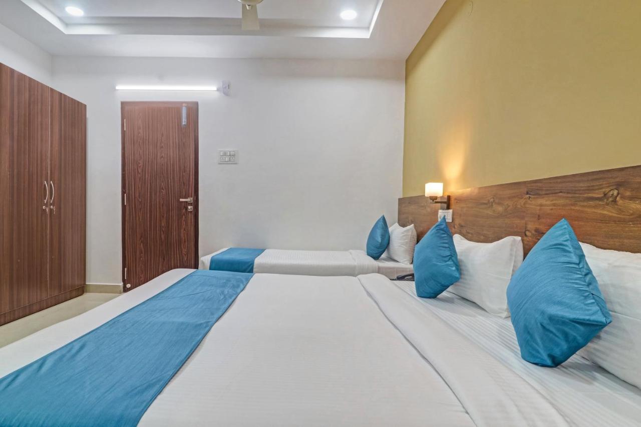 The Balcony Hotel Hyderabad Exteriör bild