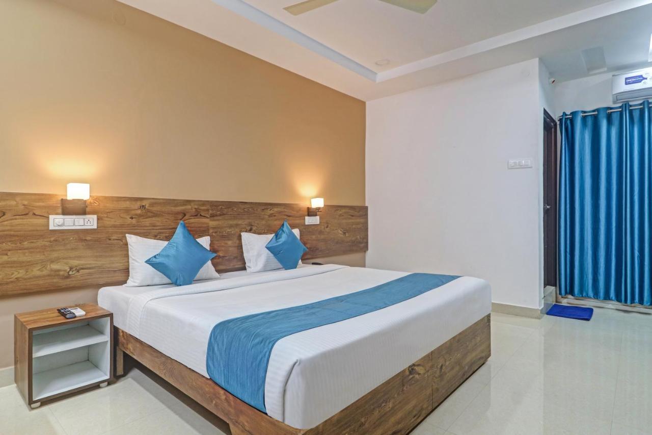 The Balcony Hotel Hyderabad Exteriör bild