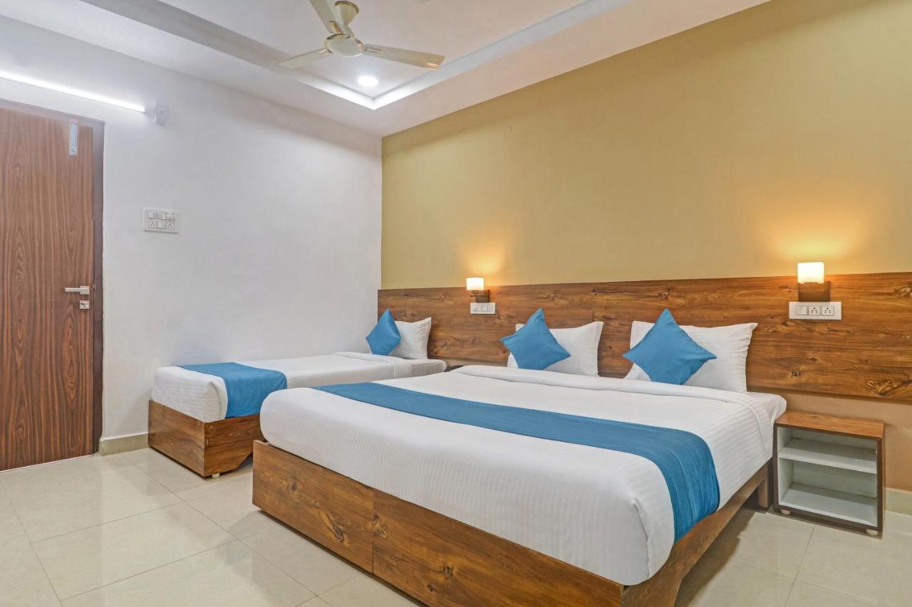 The Balcony Hotel Hyderabad Exteriör bild