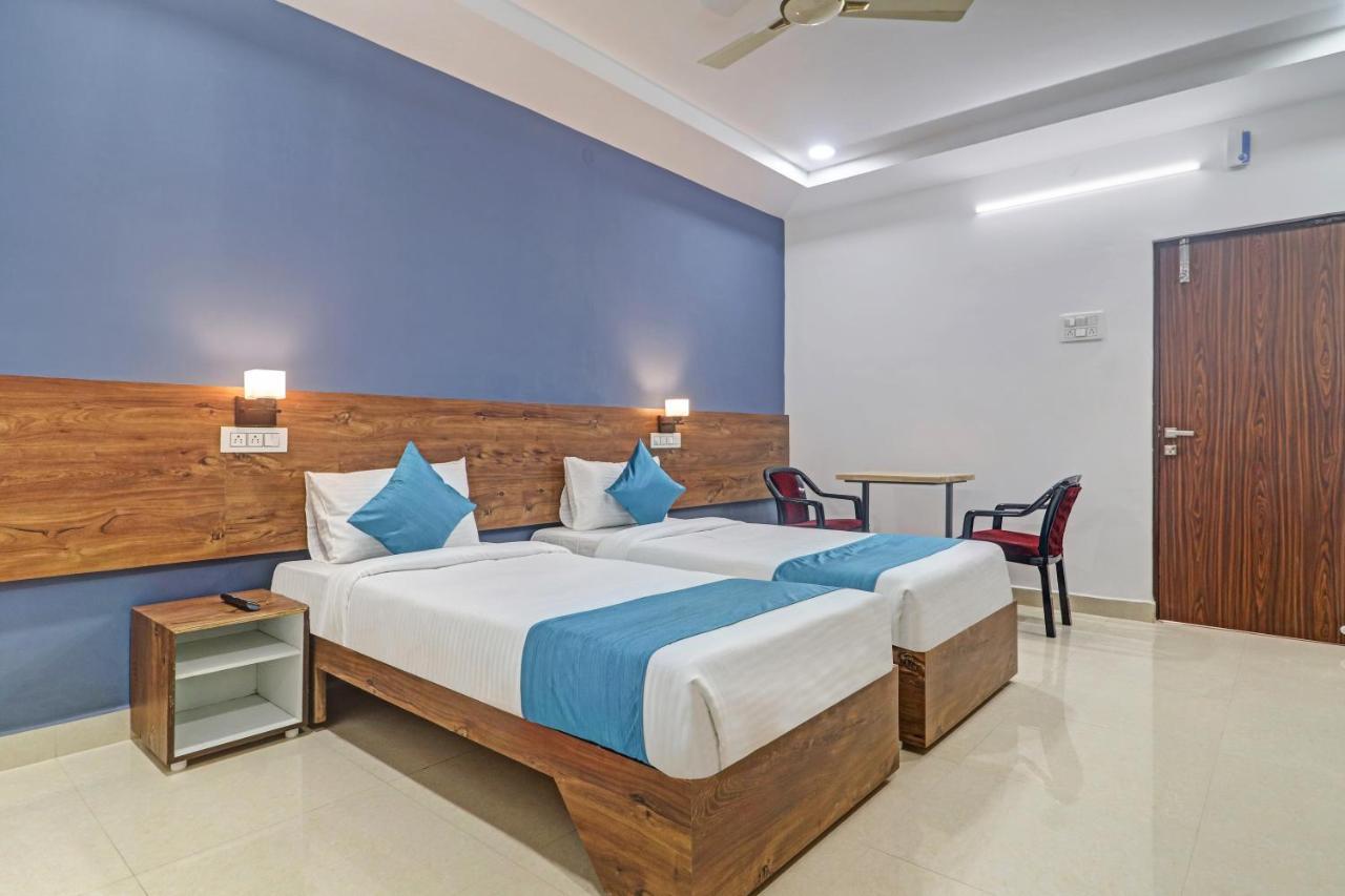The Balcony Hotel Hyderabad Exteriör bild