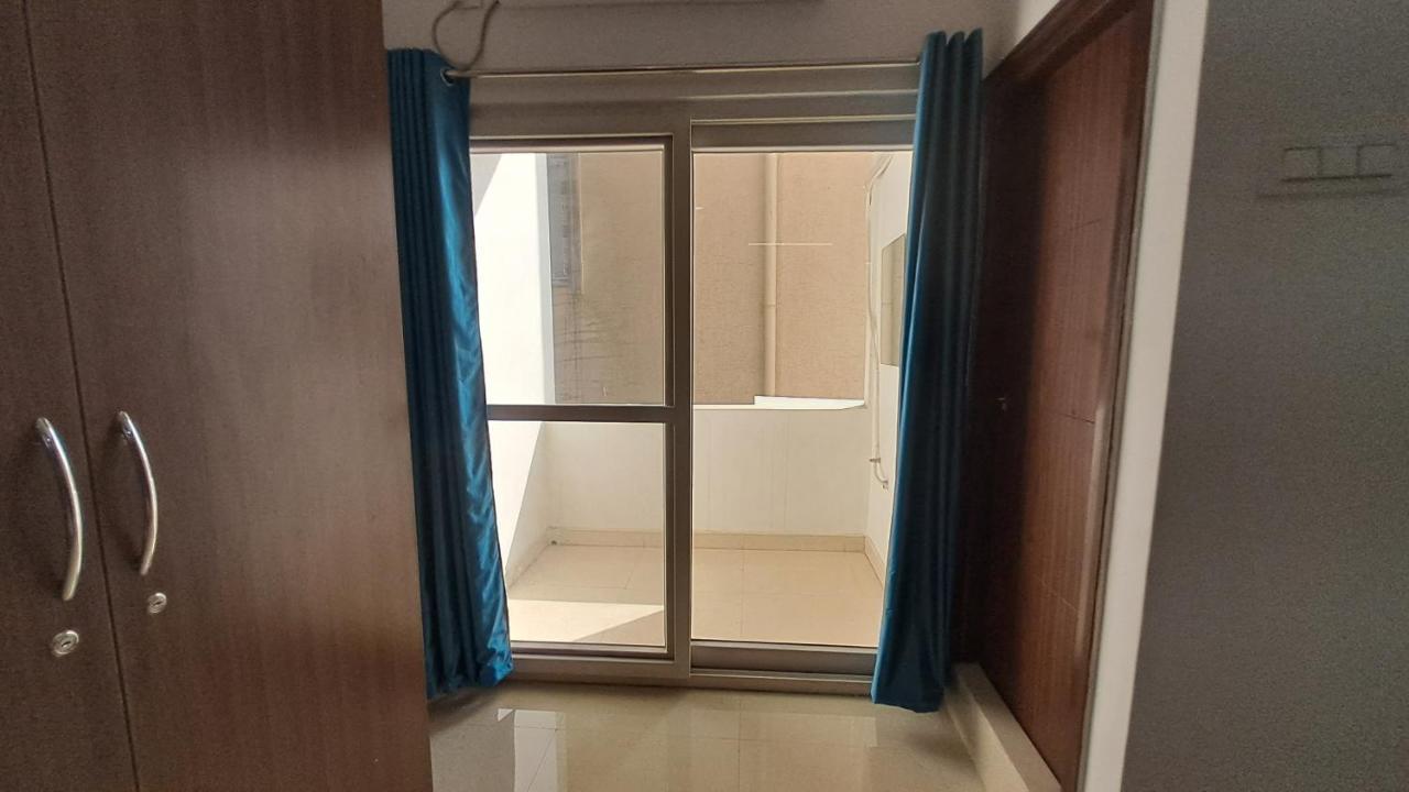 The Balcony Hotel Hyderabad Exteriör bild