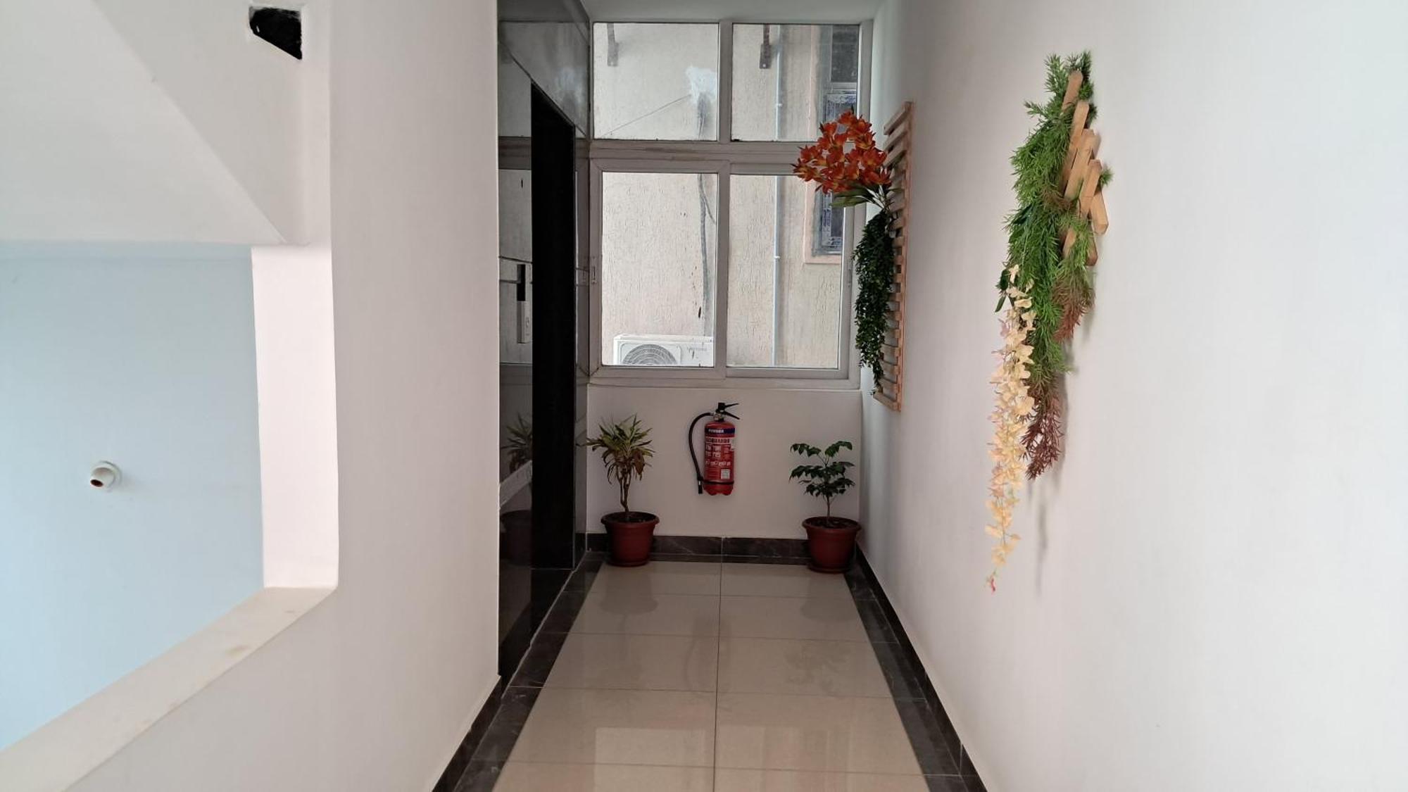 The Balcony Hotel Hyderabad Exteriör bild
